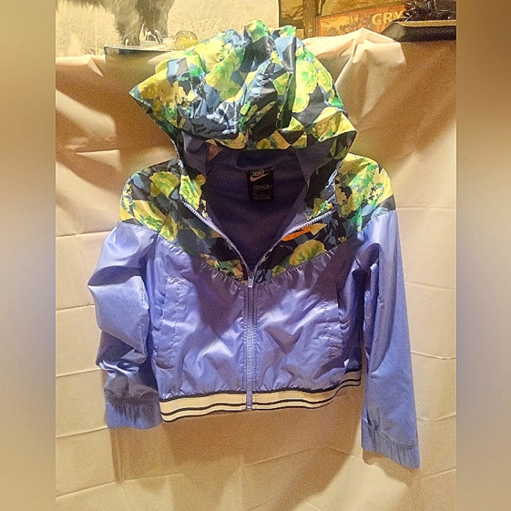 NIKE KIDS GIRLS WIND RUNNER BLUE FLORAL HOODED ZIP JACKET SZ.L